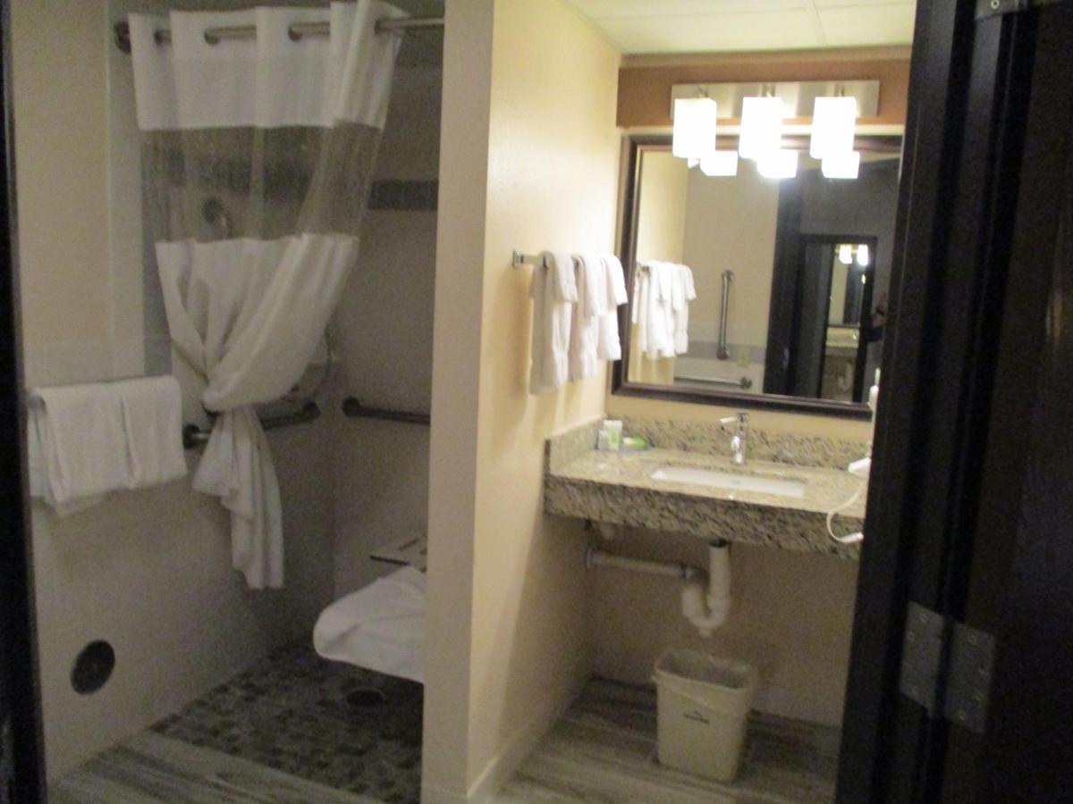 Americinn By Wyndham Hutchinson Extérieur photo