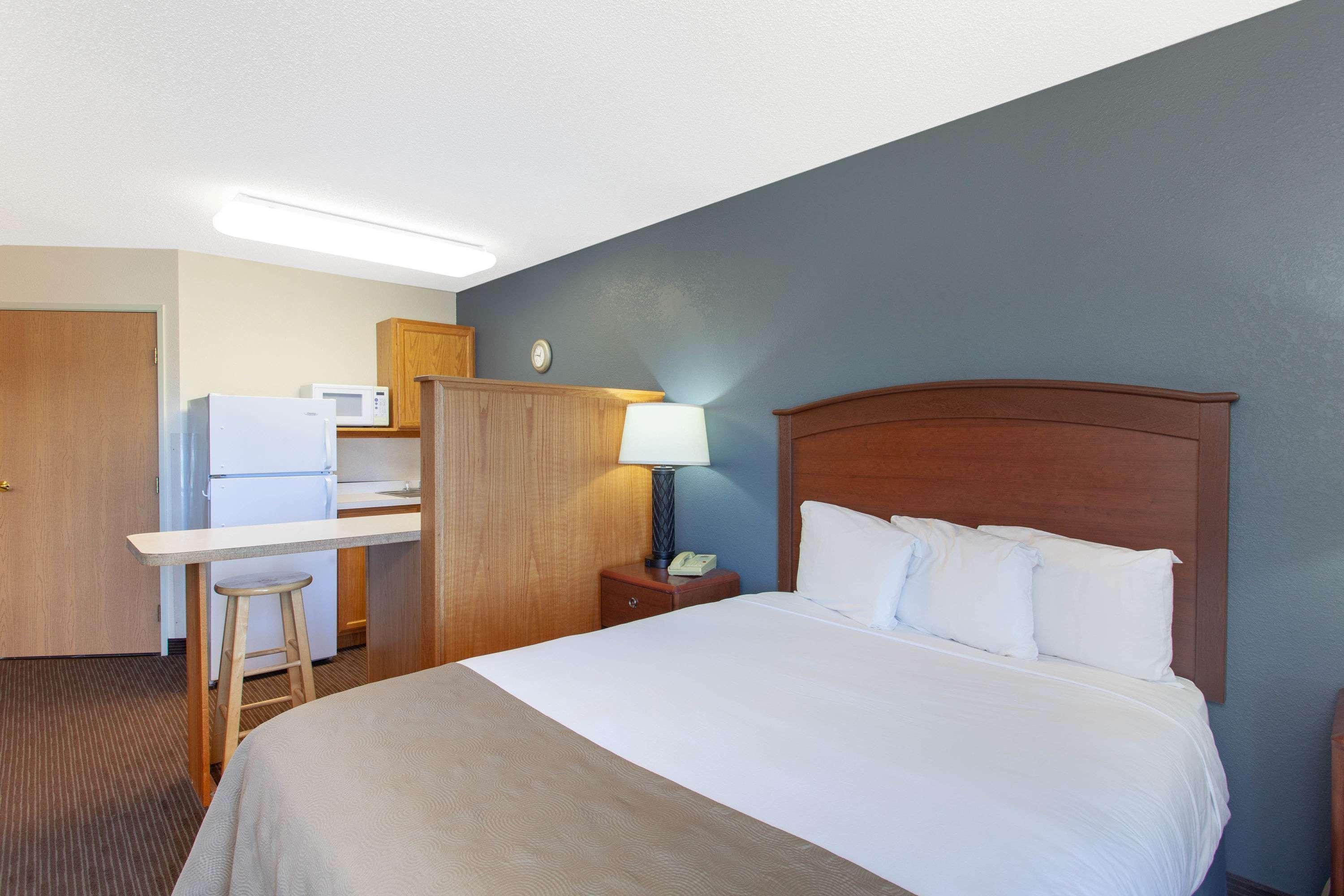 Americinn By Wyndham Hutchinson Extérieur photo
