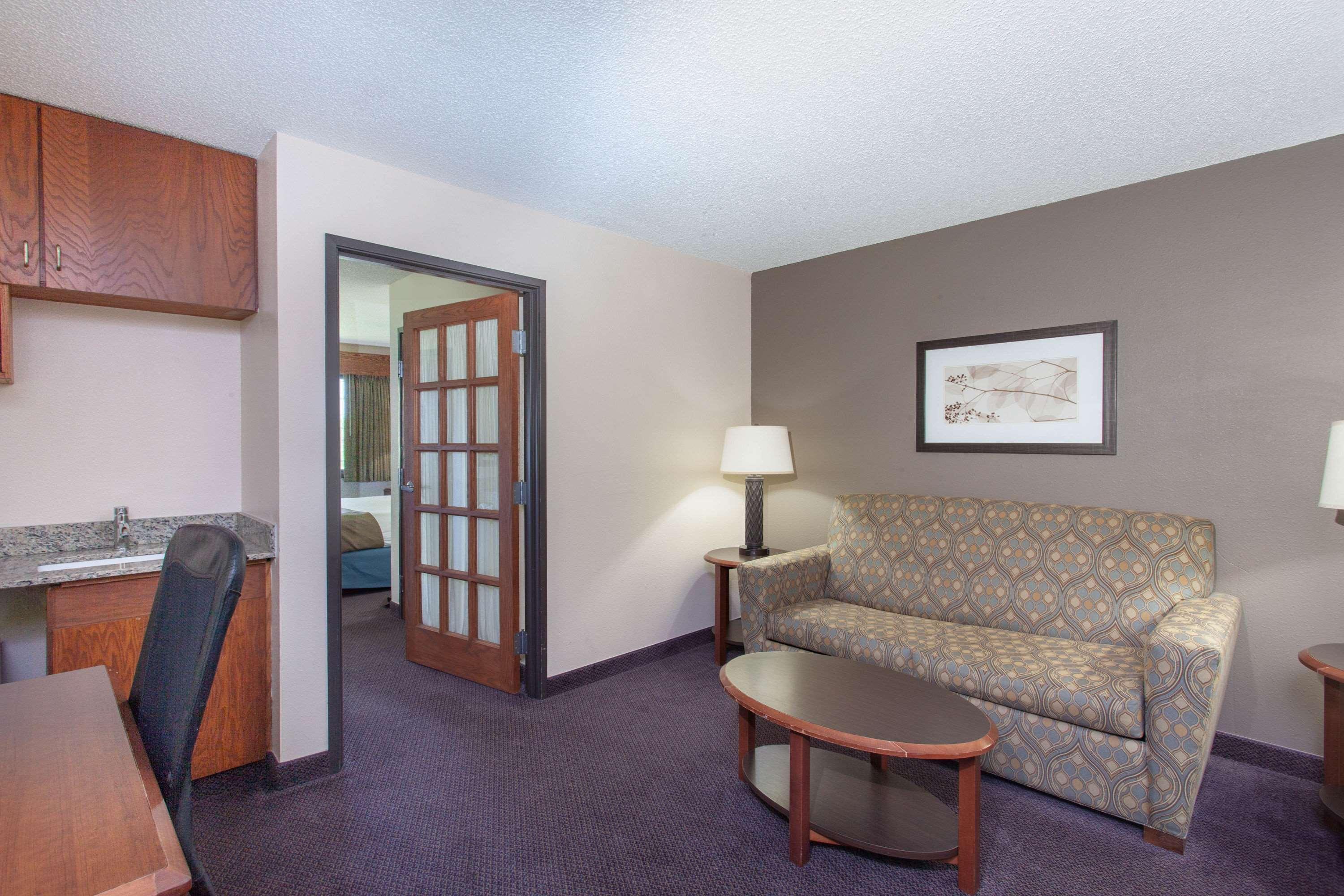Americinn By Wyndham Hutchinson Extérieur photo