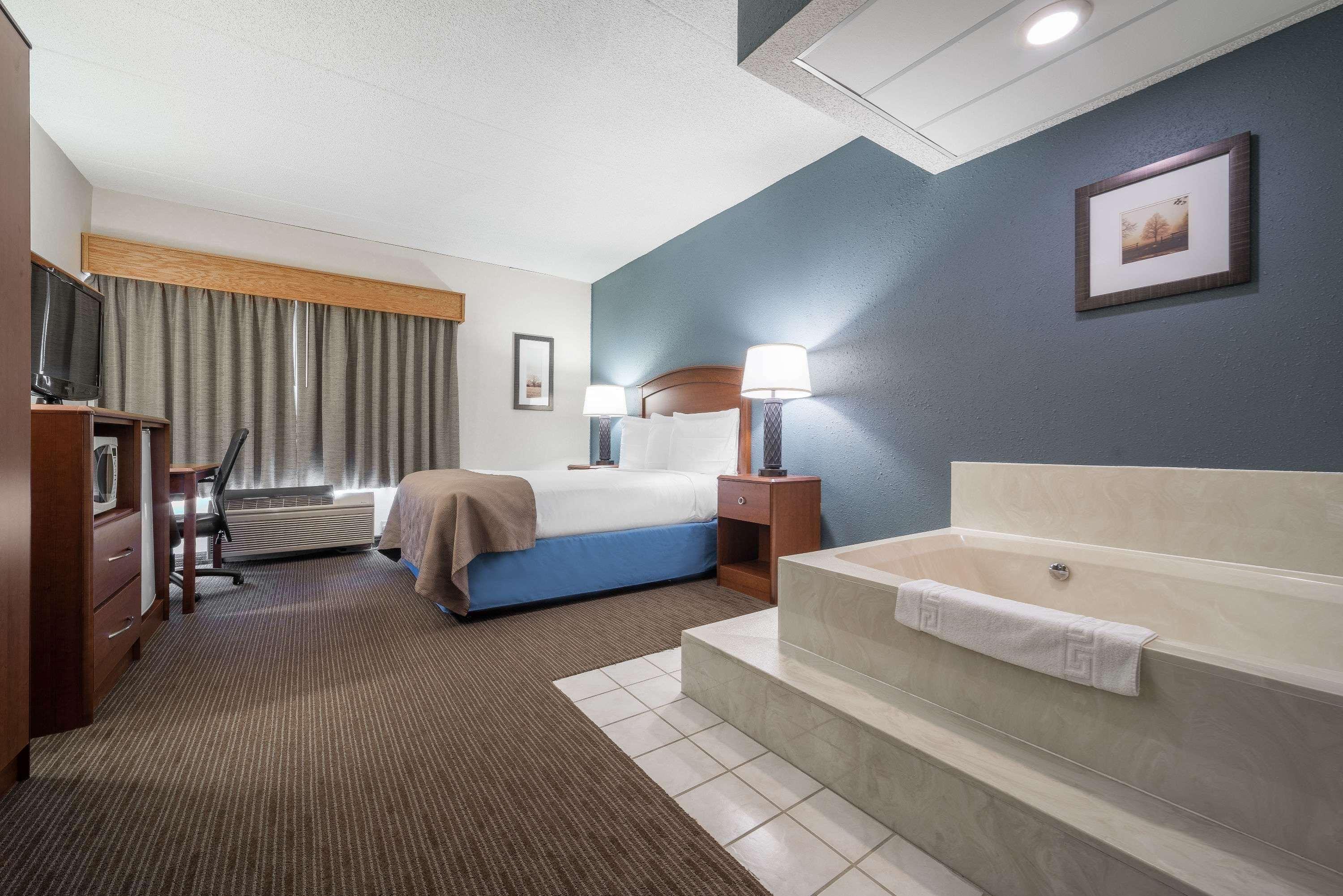 Americinn By Wyndham Hutchinson Extérieur photo