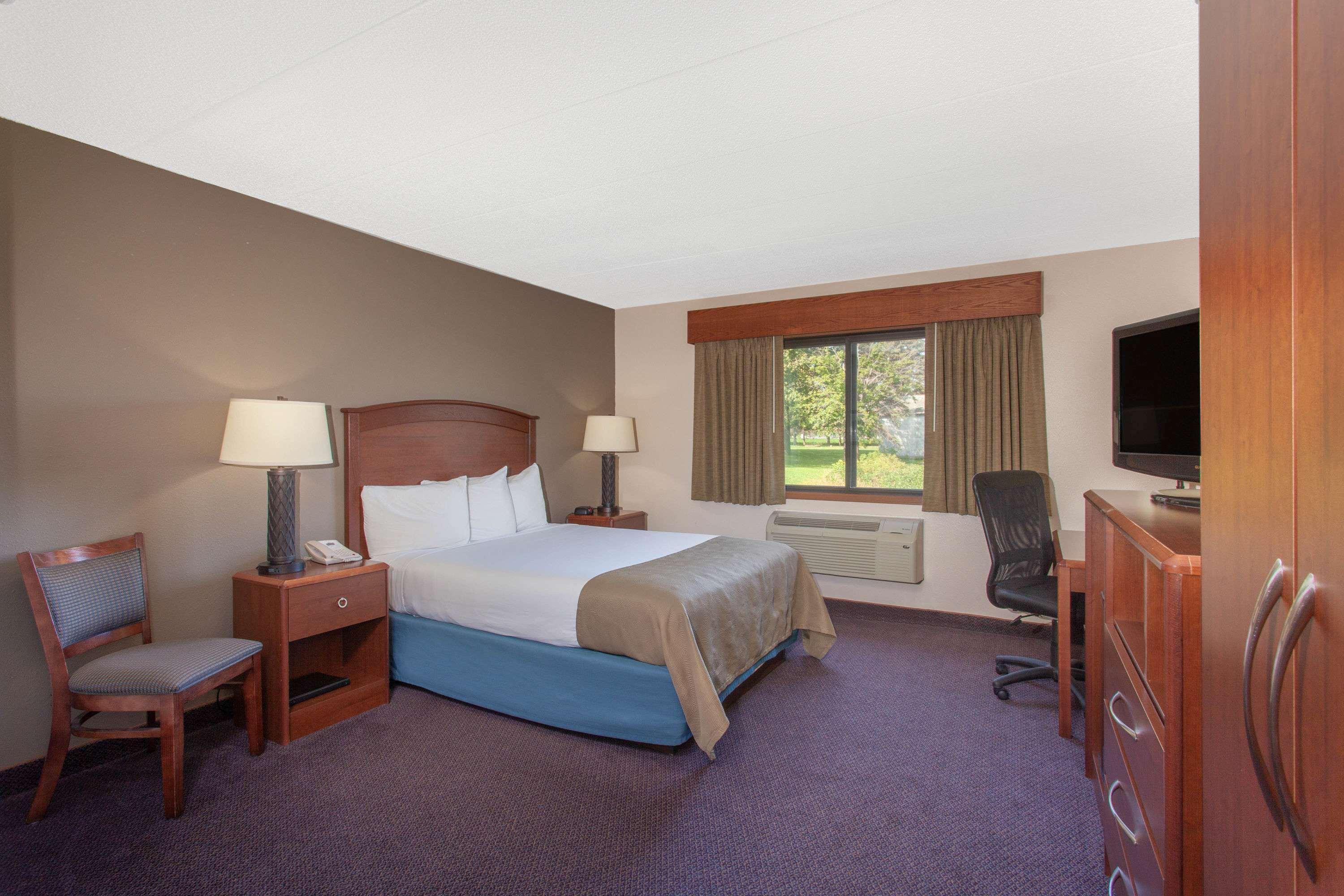 Americinn By Wyndham Hutchinson Extérieur photo