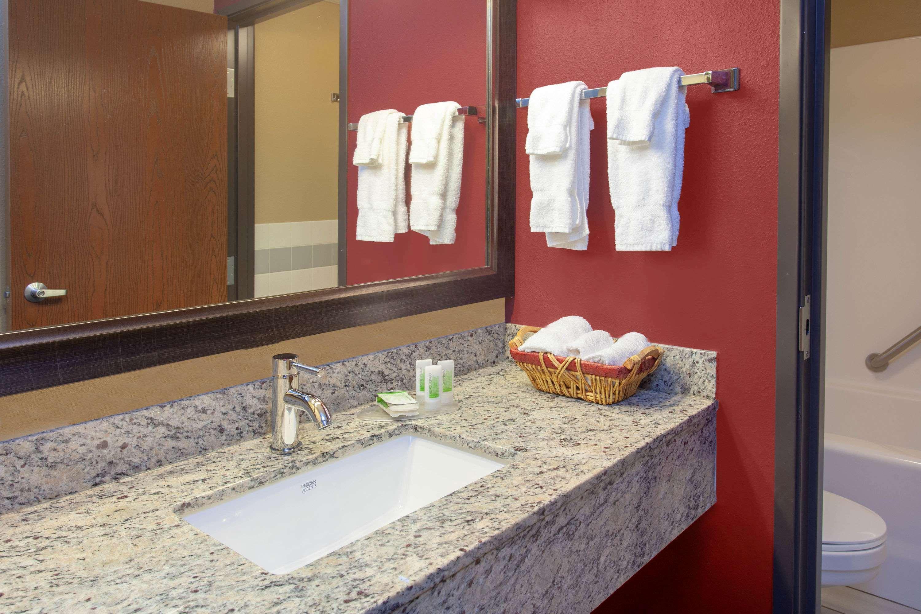 Americinn By Wyndham Hutchinson Extérieur photo